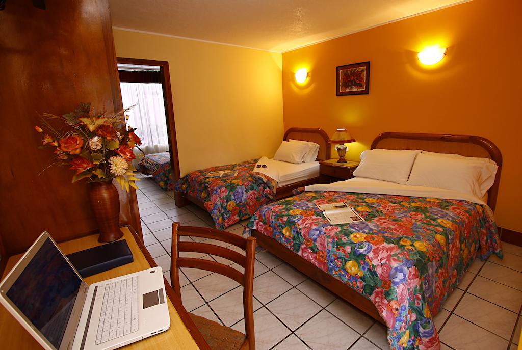 Hotel Club Del Sol Atacames Rom bilde